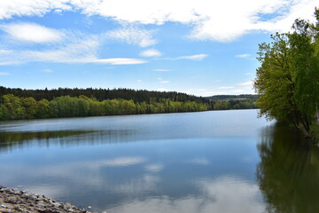 Obraz premium See, Wasserspiegelung und Natur