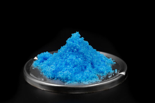 Sulfato de Cobre - Qu&iacute;mico Fondo Negro