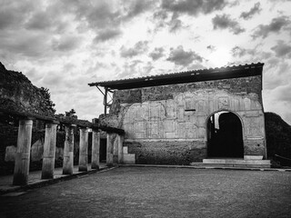 Obraz premium old stone bridge