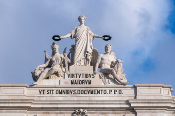 Obraz premium Praca do Comercio Square with statue of the Arco Triunfal da Rua Augusta in Lisbon, Portugal
