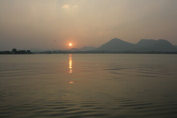 Fototapeta premium sunset on the lake