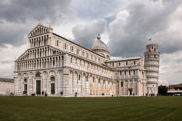 Fototapeta na wymiar Piazza dei Miracoli - Pisa