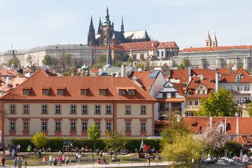 Obraz premium Panoramic view of St. Vitus Cathedral and Prague Castle in historical centre, Czech Republic