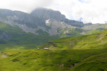 Fototapeta na wymiar Sommer in den Bergen. Bergpanorama in den Alpen
