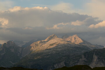 Obraz na płótnie Canvas Sommer in den Bergen. Bergpanorama in den Alpen