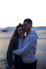 Obraz premium Happy couple on the beach