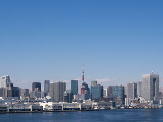 東京湾岸の高層ビル群