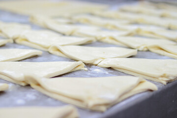 panaderia, preparacion de panes, hornear panes, panes crudos, 