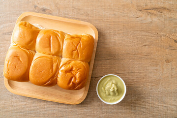 Bread with Thai Pandan Custard