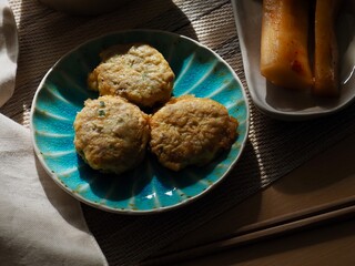 한국의 음식 동그랑땡 
