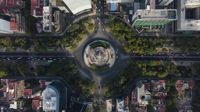 Angel de la independencia desde vista cenital por drone