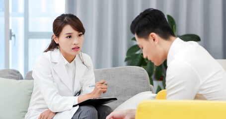 Obraz premium Psychologist see her patient