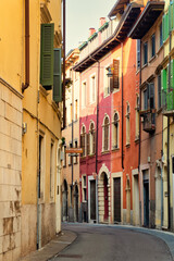 Fototapeta na wymiar street in the italian old town