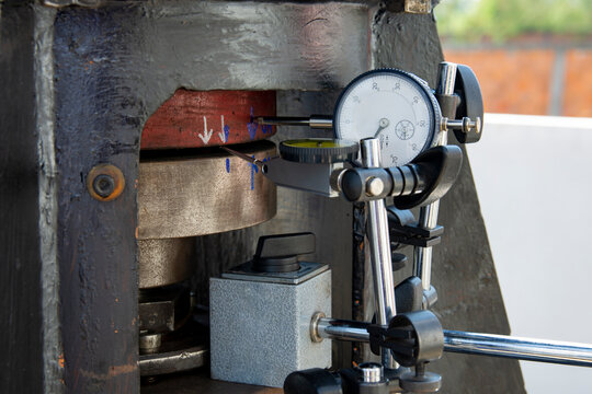 Alignment Pump Method With Plunger Dial Indicators And Lever Dial Indicator. Measuring Vertical And Horizontal Misalignment Of Machine.