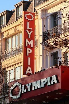L'Olympia &agrave; Paris, enseigne de la c&eacute;l&egrave;bre salle de spectacle / music-hall parisienne &ndash; novembre 2020 (France)
