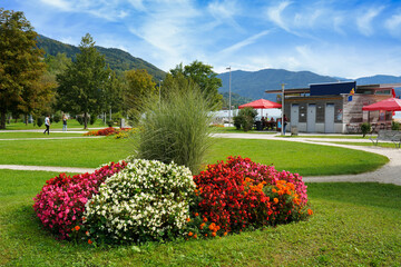Uferpromenade und Park der Gemeinde Mondsee am Mondsee, Austria