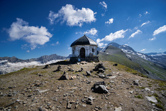 Hiking mount Ankogel in austrian Hohe Tauern