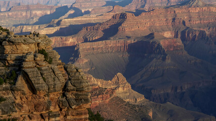 morning close up of the grand canyon at mather point