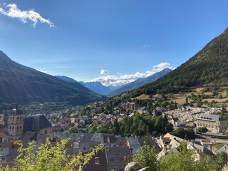 montagne et ville de brian&ccedil;on haute alpes 05