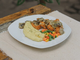 mash potato with vegetables