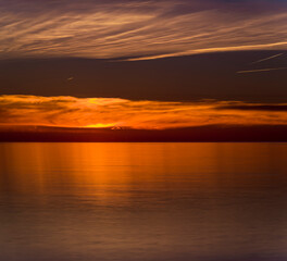 Fototapeta na wymiar golden sunset over Ontario lake