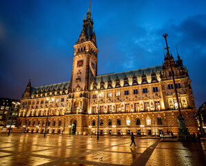 Obraz premium Hamburg City Hall at night - travel photography