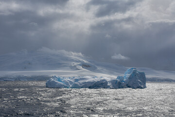 hielos a la deriva en la antartica / 
drifting ice in the antarctic