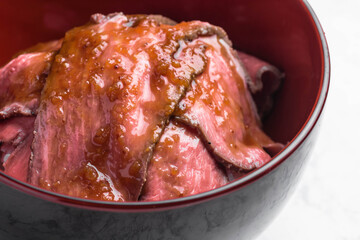 ローストビーフ丼