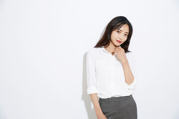 Fototapeta premium 若い女性のスタイリッシュなビジネスポートレート