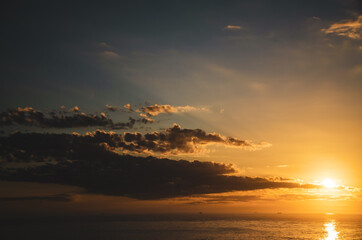 Obraz premium Sunset over the sea