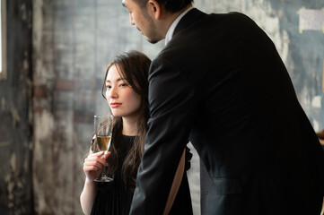 ナンパをしようとして女性の機嫌を悪くしてしまって失敗してしまったところを目撃したバーテンダー3　コピースペースあり