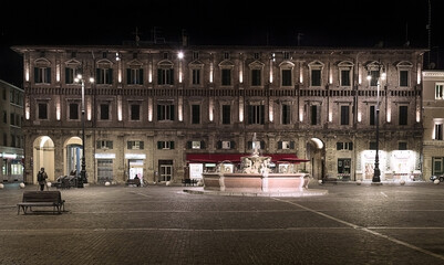 Piazza di Pesaro Notturna