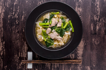 Noodles with Pork in Gravy Sauce