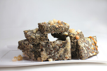 Instant Energy bar made with sesame seeds,flex seeds,jaggery and desi ghee.