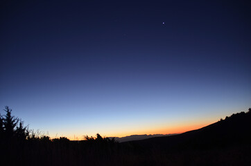 Fototapeta na wymiar Primeras luces en el amanecer del Montsant 