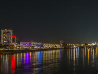 Nächtlicher Blick über den Rhein