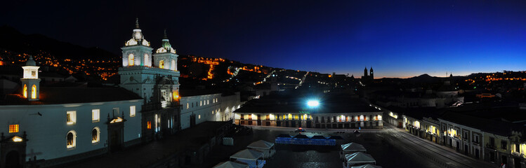 Fototapeta na wymiar Quito city skyline at night