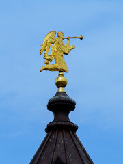 Obraz premium Finial of the Vysotsky Male Monastery founded 1374 situated on a high bank of Nara river in Serpukhov, Russia. Travel and culture.