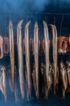 Fisch in einem R&auml;ucherofen