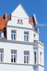 Altes weisses Wohngebäude, Hannover, Deutschland