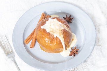 冬のスイーツ　焼きりんごとスパイス