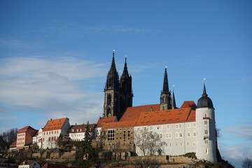 Fototapeta premium Blick über die Elbe zur Albrechtsburg Meissen