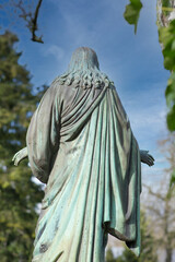 große Jesusstatue von der Rückseite © Blende8