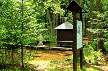 Zabytki, Natura, Religia, Kapliczki, Kościółki © woodyd