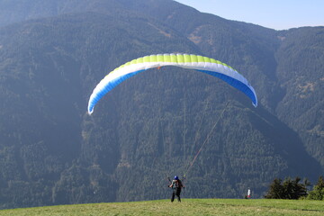 Paragliding in L&uuml;sen (L&uuml;snertal, South Tyrol)