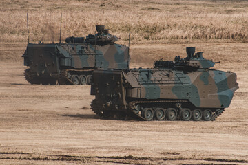 Fototapeta premium 陸上自衛隊の軍用水陸両用車