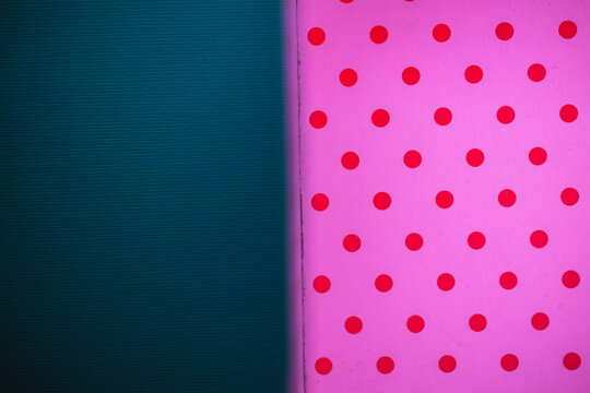 Blue And Pink Shape Walllpaper Box Filled With Red Circles
