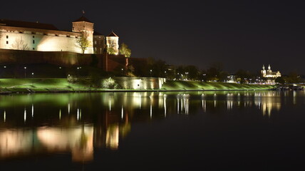 Kraków nocą, Wawel nad Wisłą 