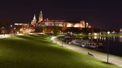 Kraków nocą, Wawel nad Wisłą 