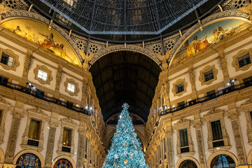 Milano, luci di Natale in Galleria